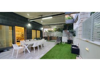 Аренда: Квартира с участком 5 комн. 14,000₪ в месяц